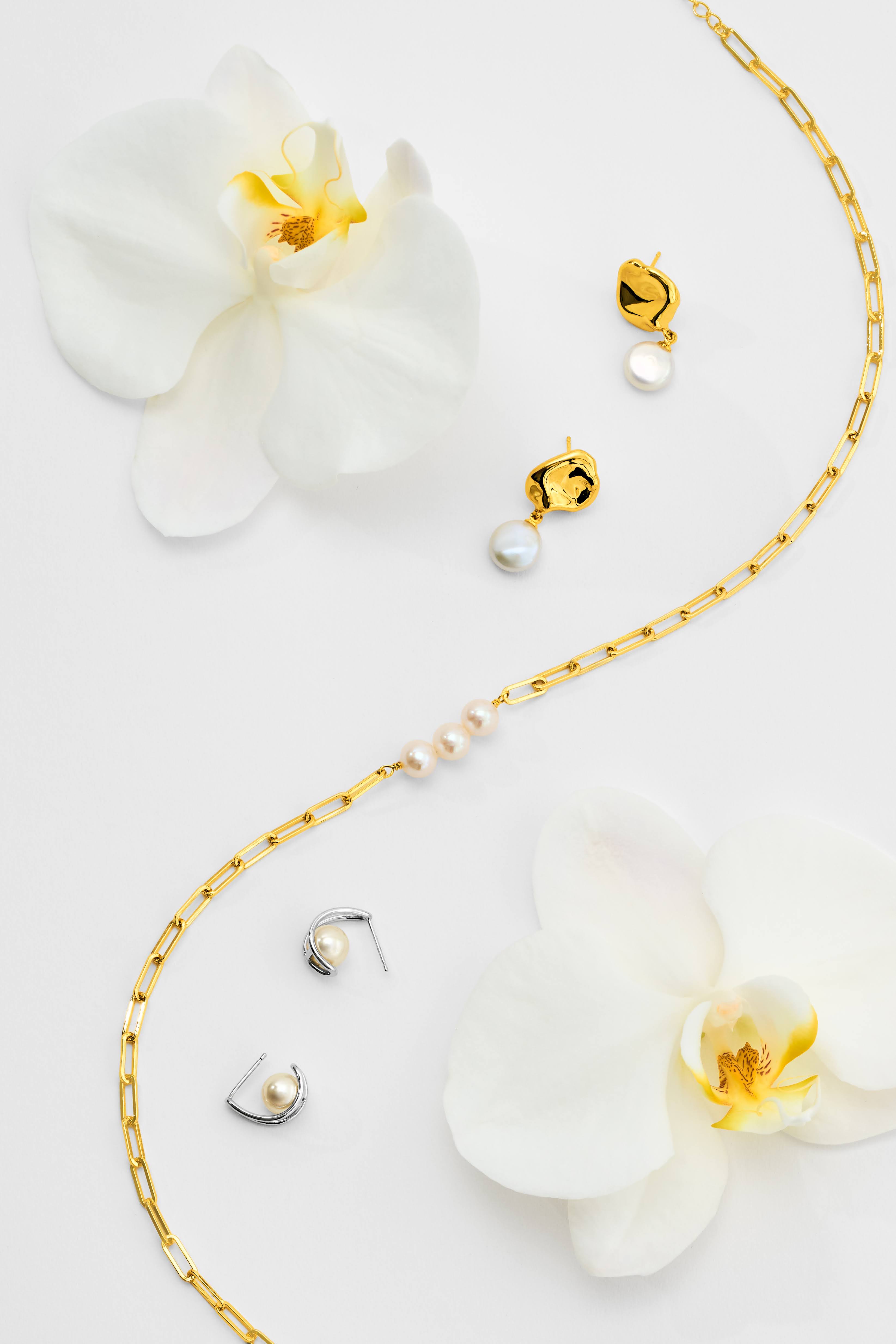 Metal & Coin Pearl Pierce