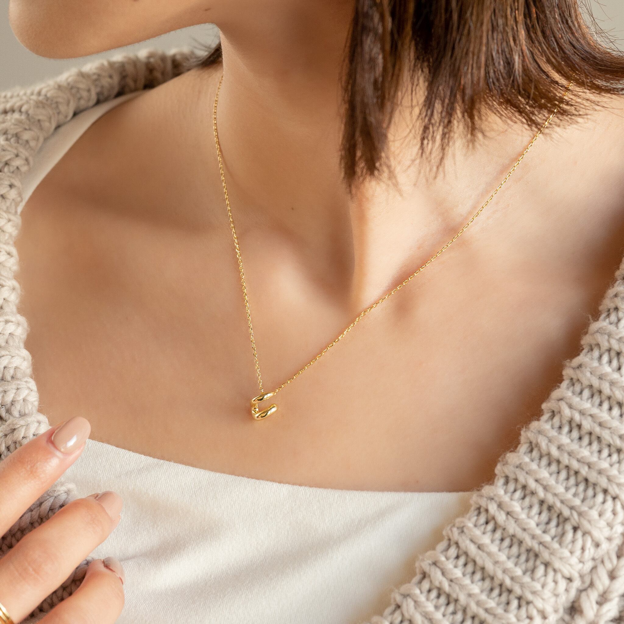 Nuance line necklace - U curve