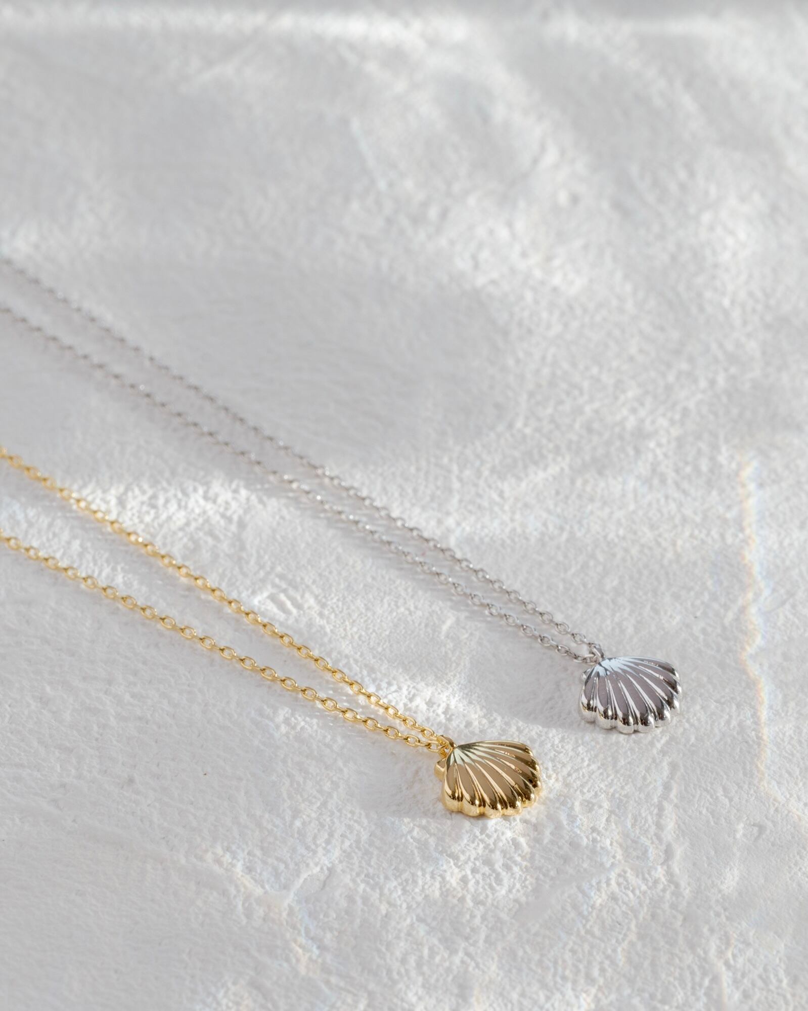 Shell charm necklace