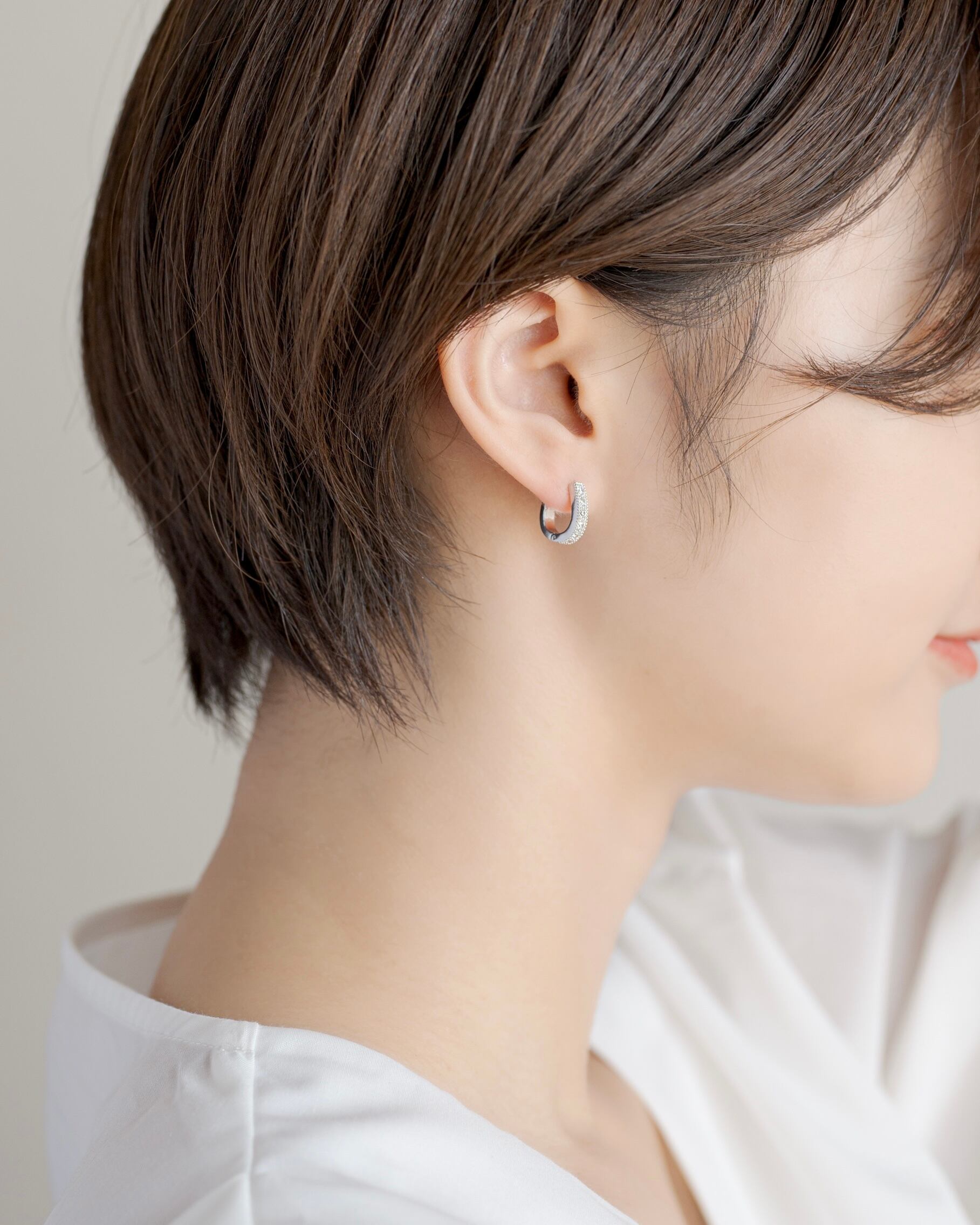 CZ pave crossing pierce