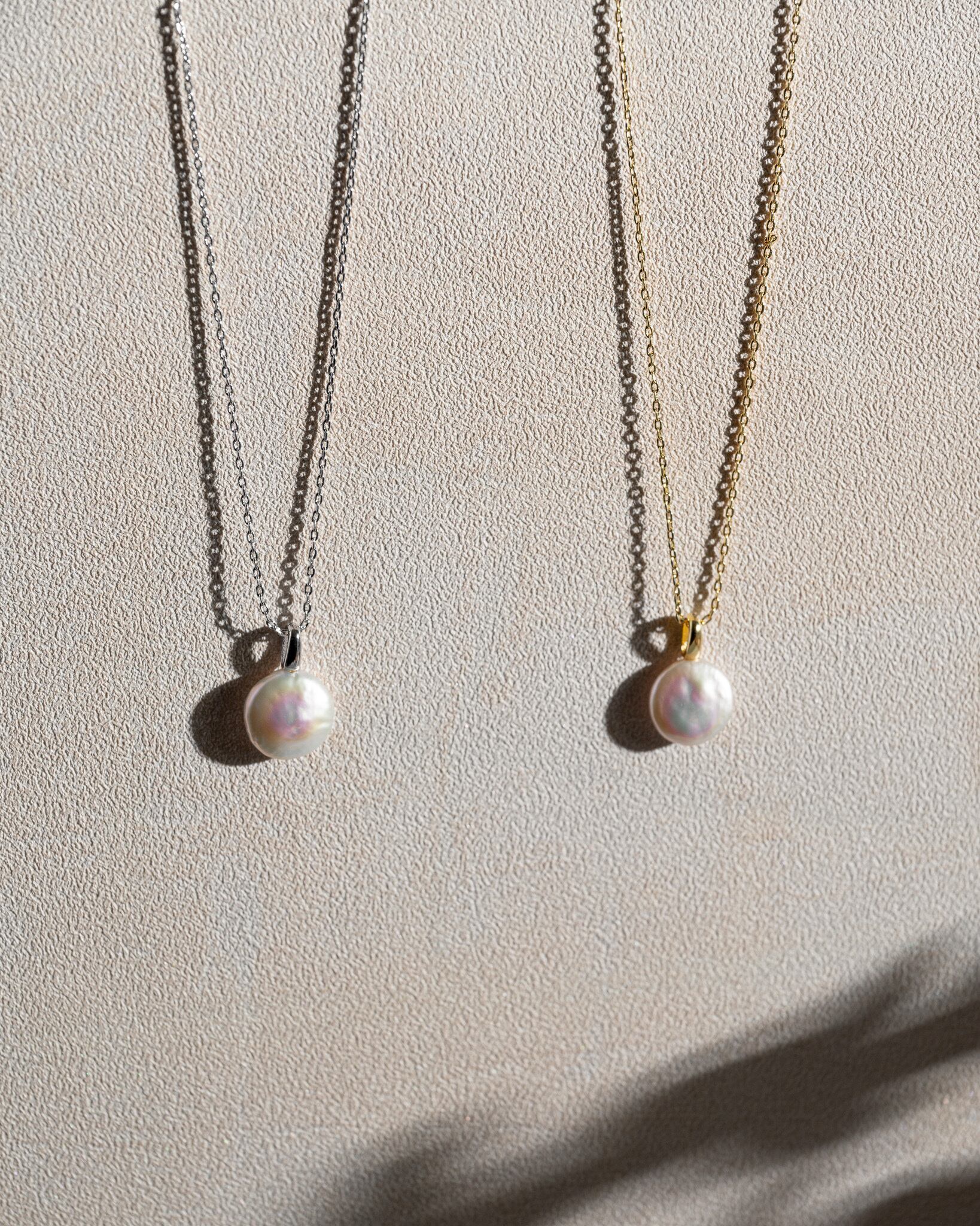 Coin pearl pendant necklace