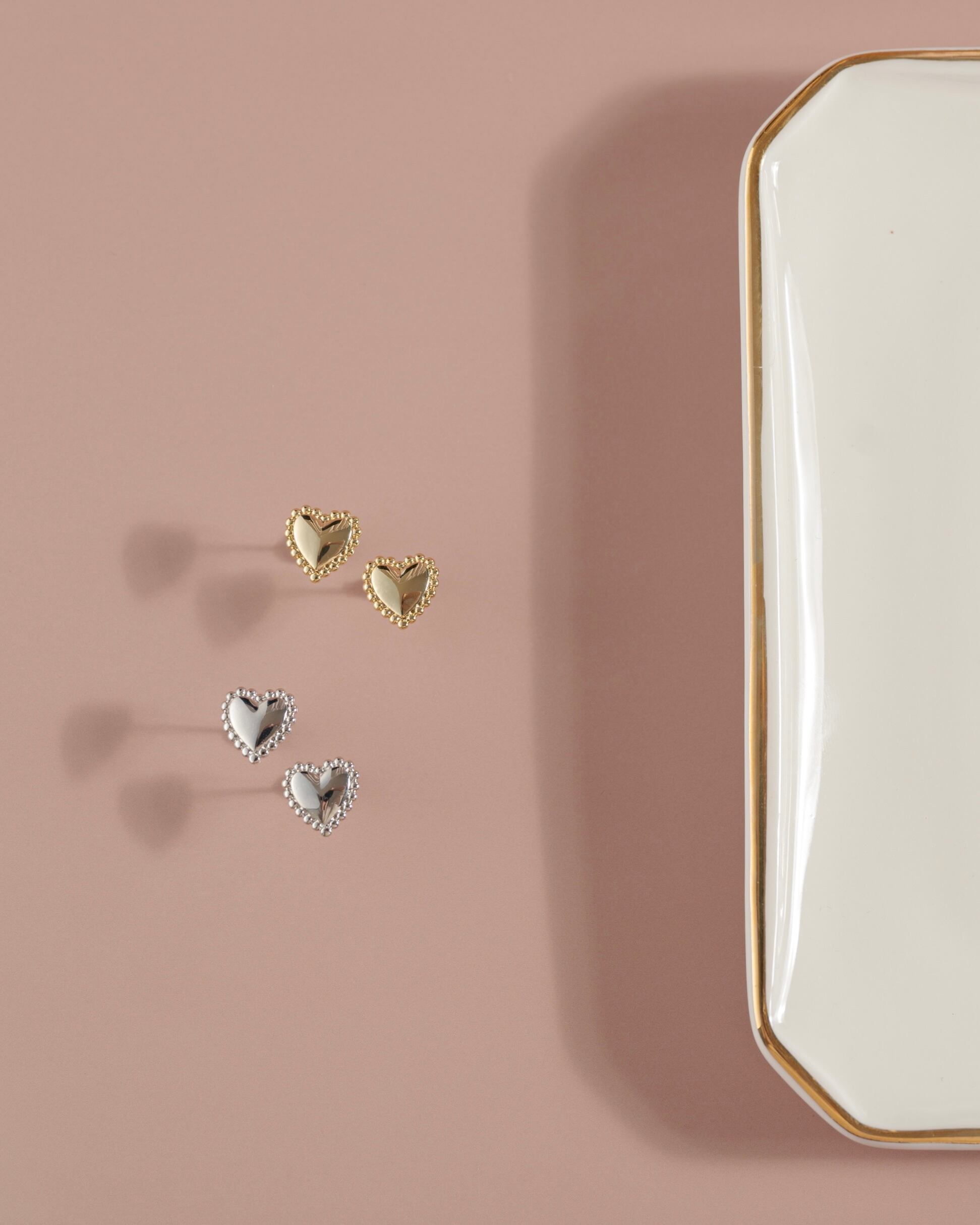 Heart studs earings