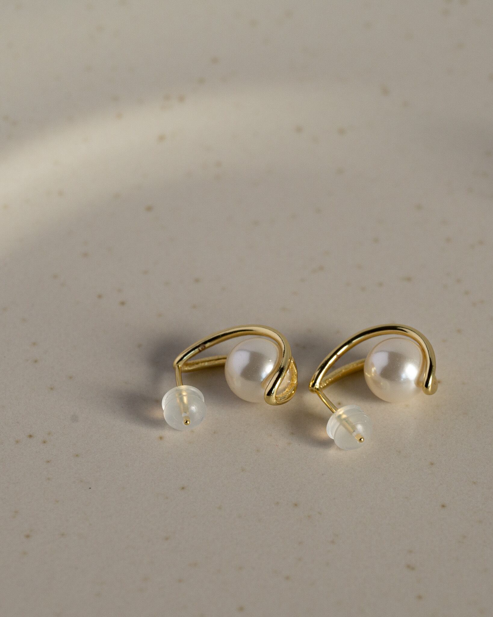 Double line pearl stud pierce