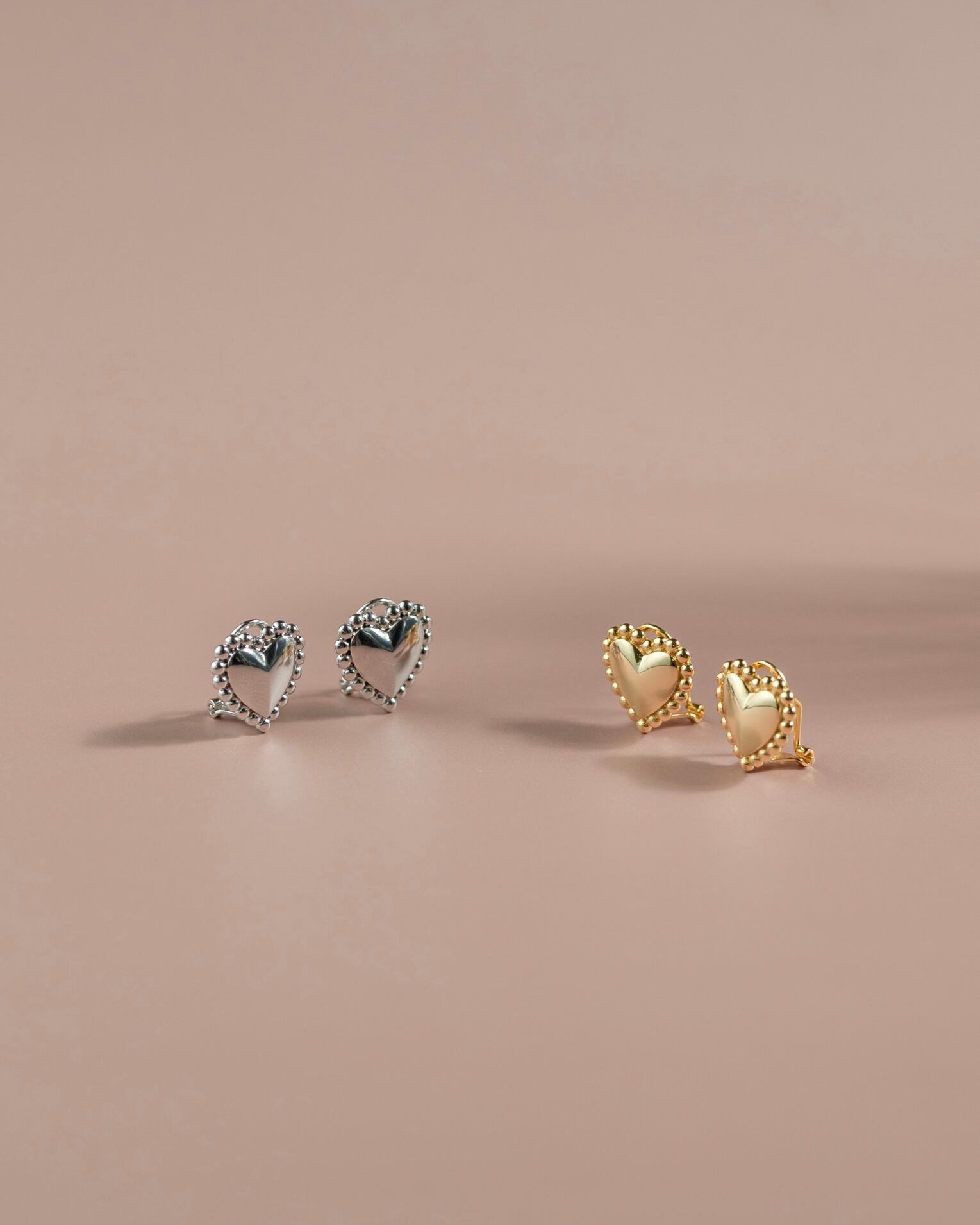 Heart studs earings