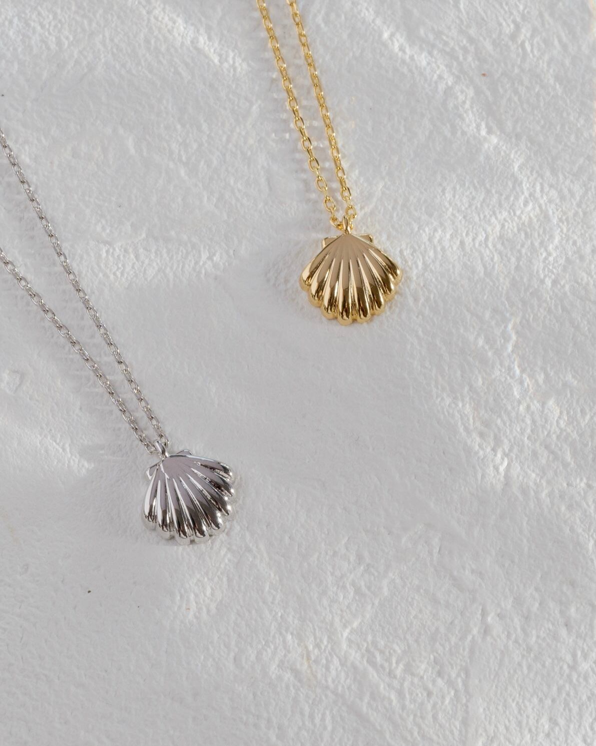 Shell charm necklace