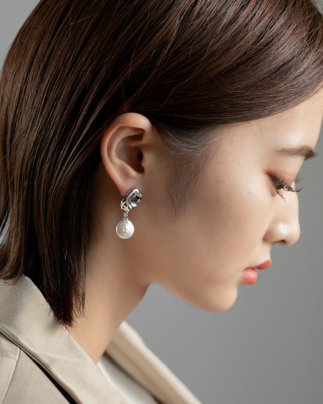 Metal & coin pearl earing