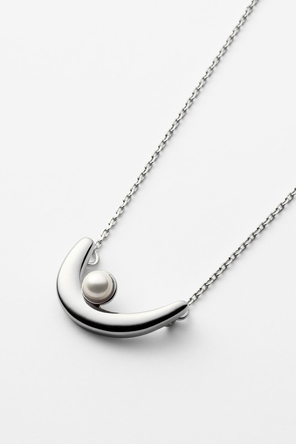 PEARL POINT NECKLACE