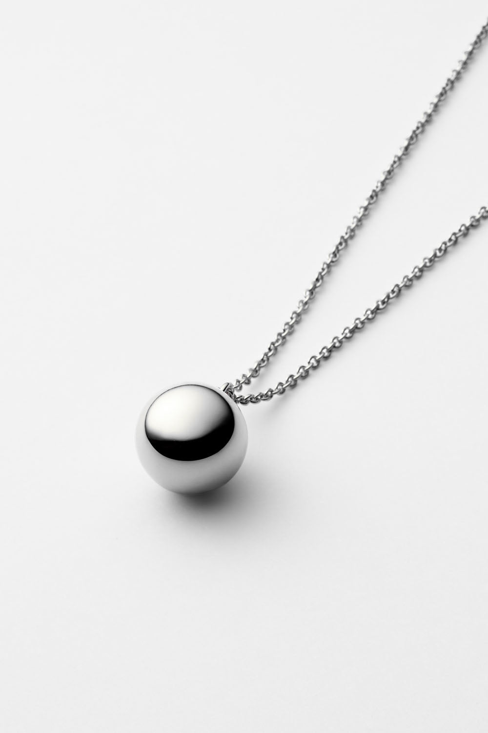 METAL BALL NECKLACE