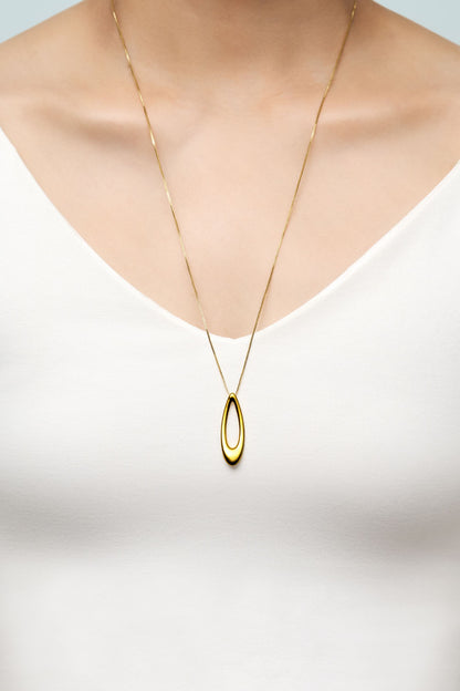 OVAL LOOP PENDANT NECKLACE