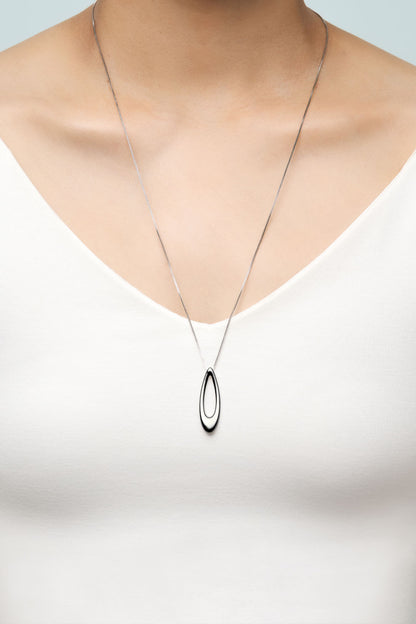 OVAL LOOP PENDANT NECKLACE