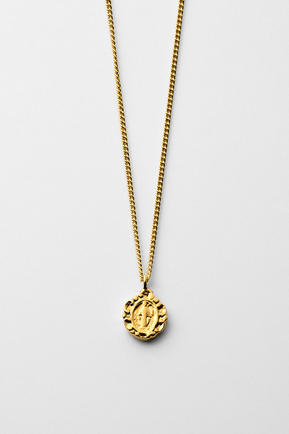 Oval medal necklace