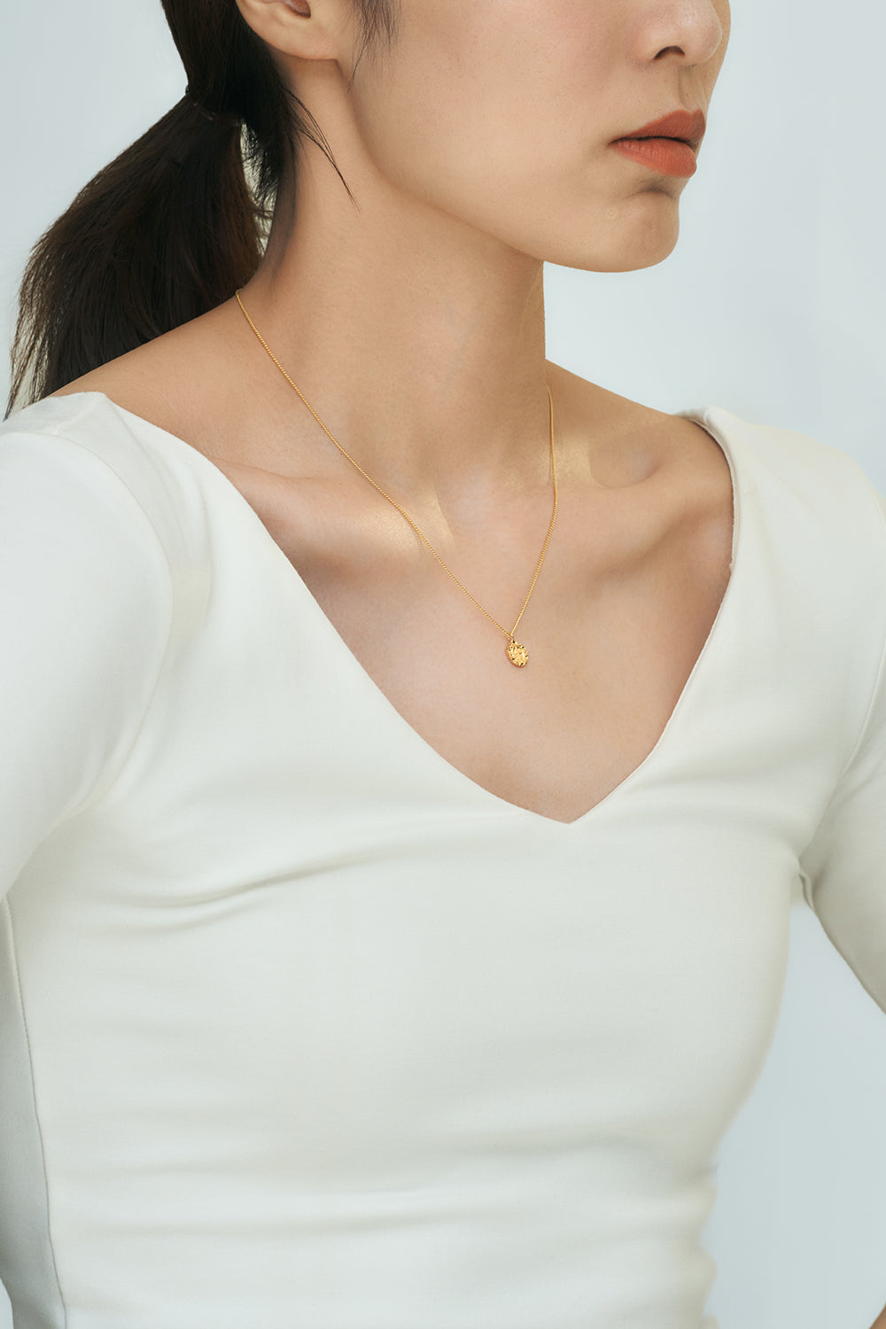 Oval medal necklace