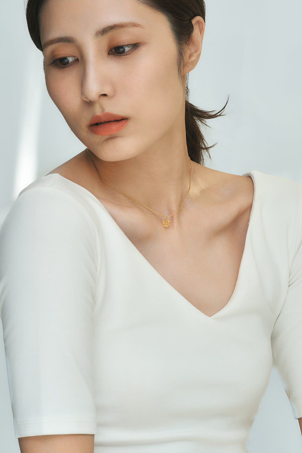 Oval medal necklace