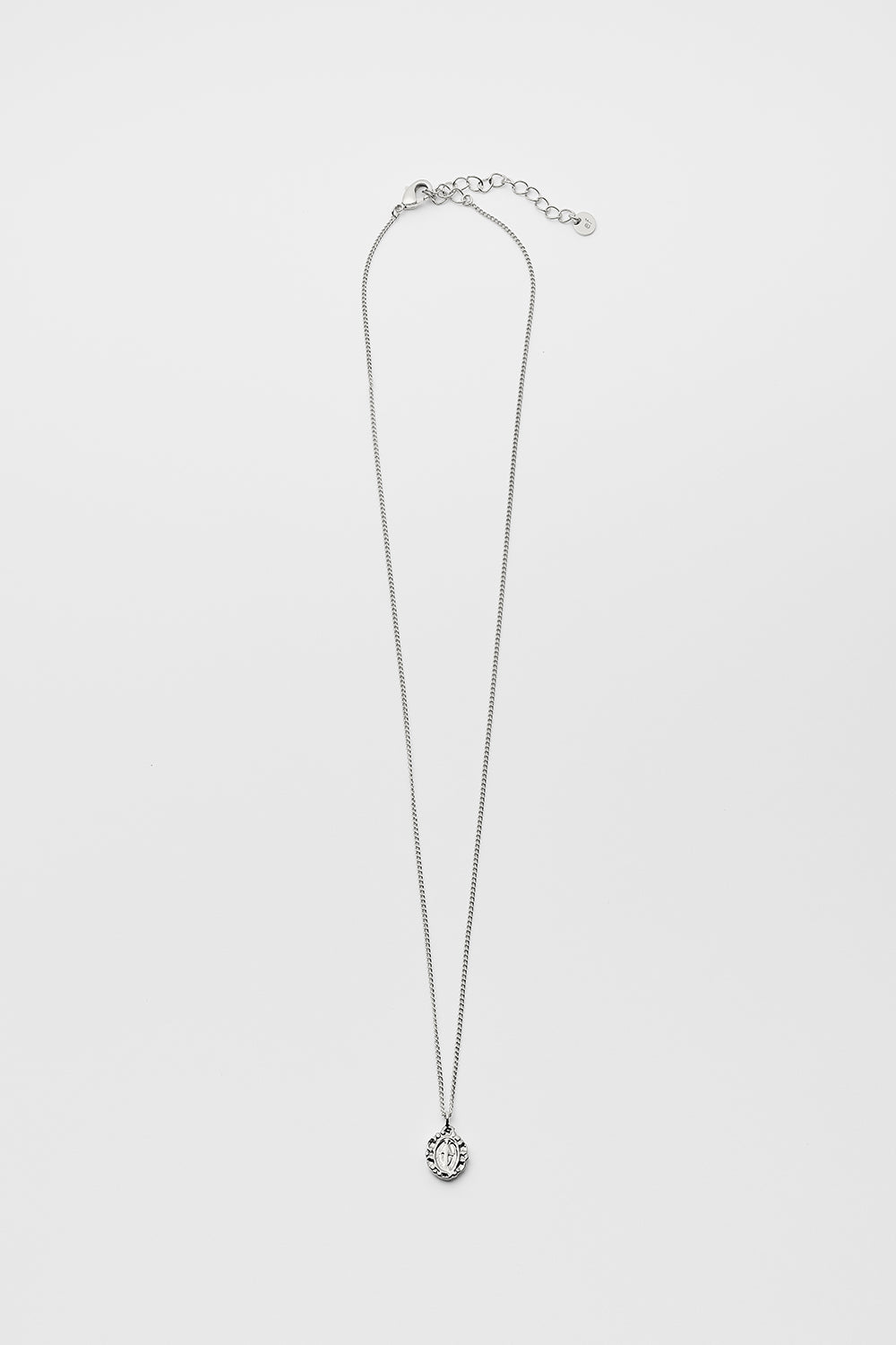 Oval medal necklace