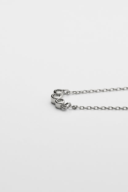 Three stone necklace