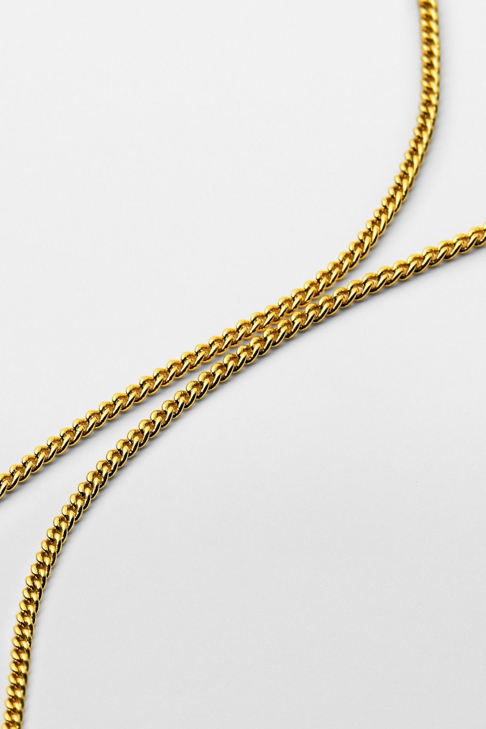 Simple Pearl Necklace Floating