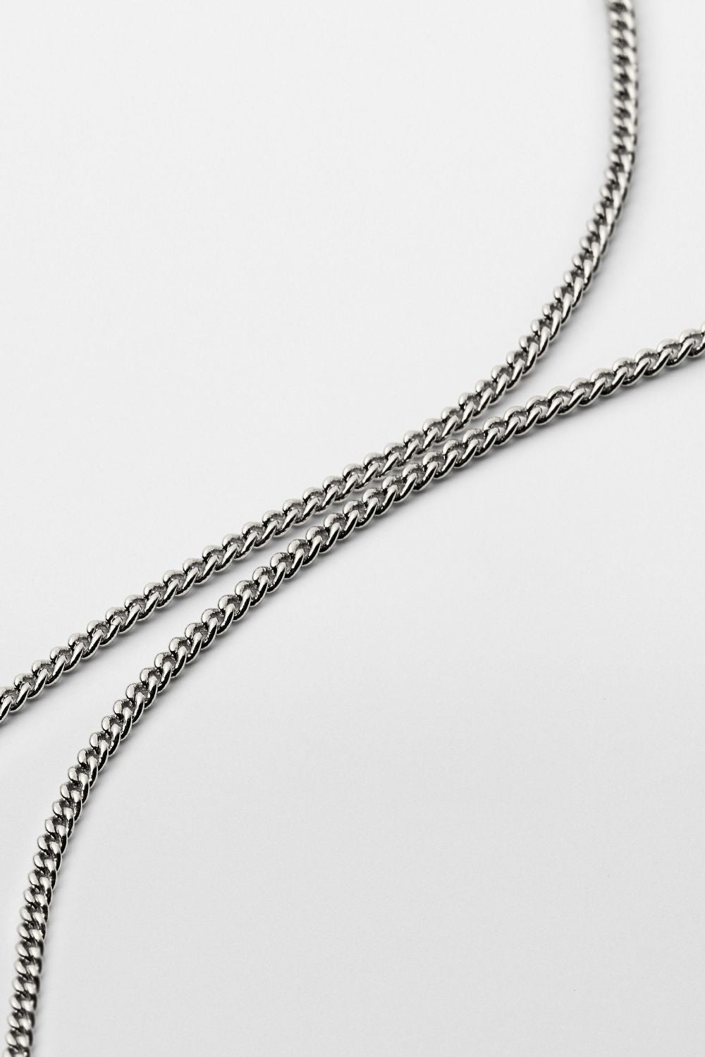 Simple Pearl Necklace Floating