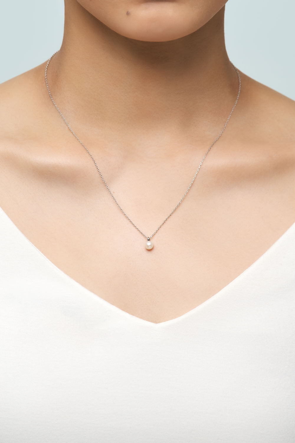 SINGLE PEARL PENDANT NECKLACE