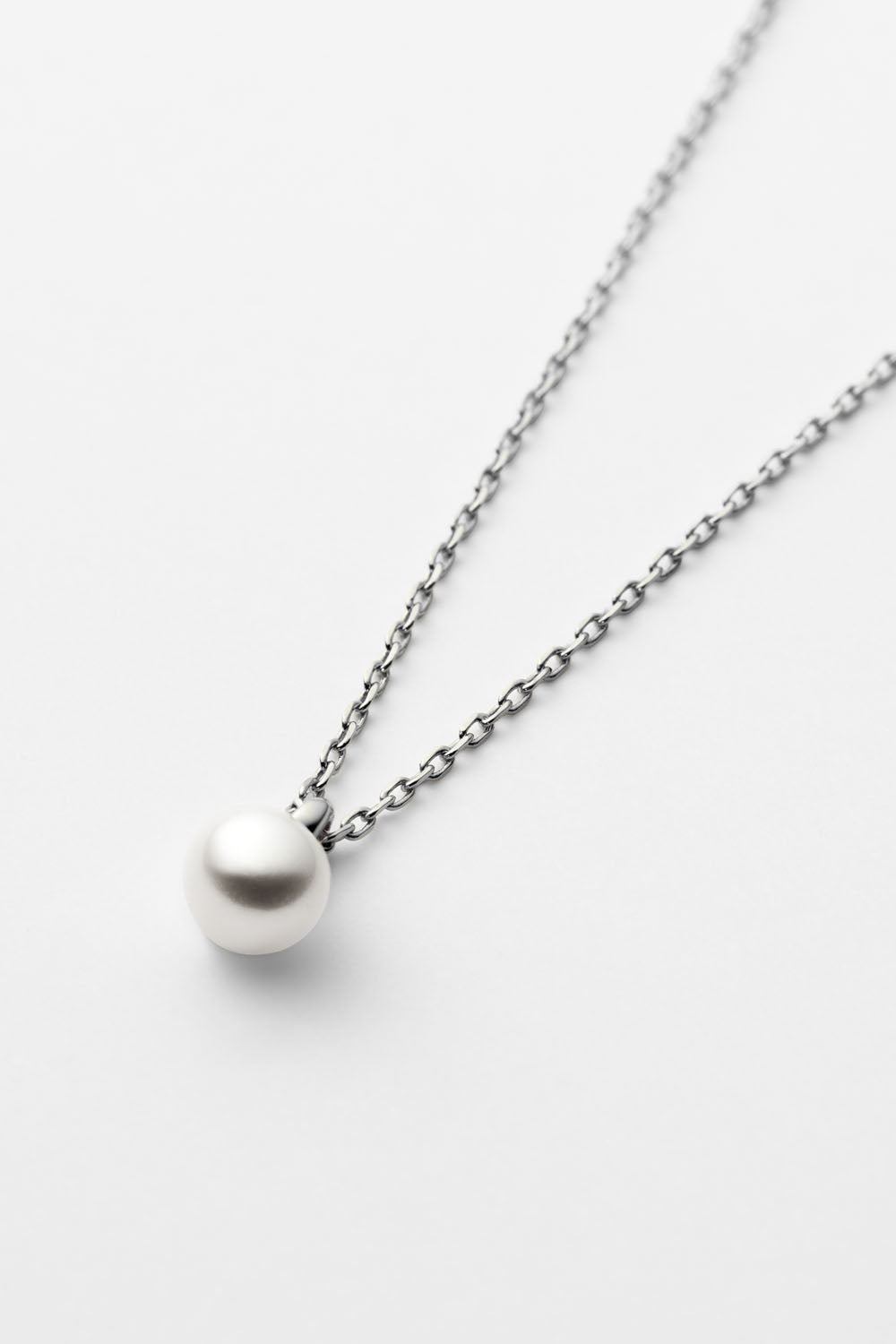 SINGLE PEARL PENDANT NECKLACE