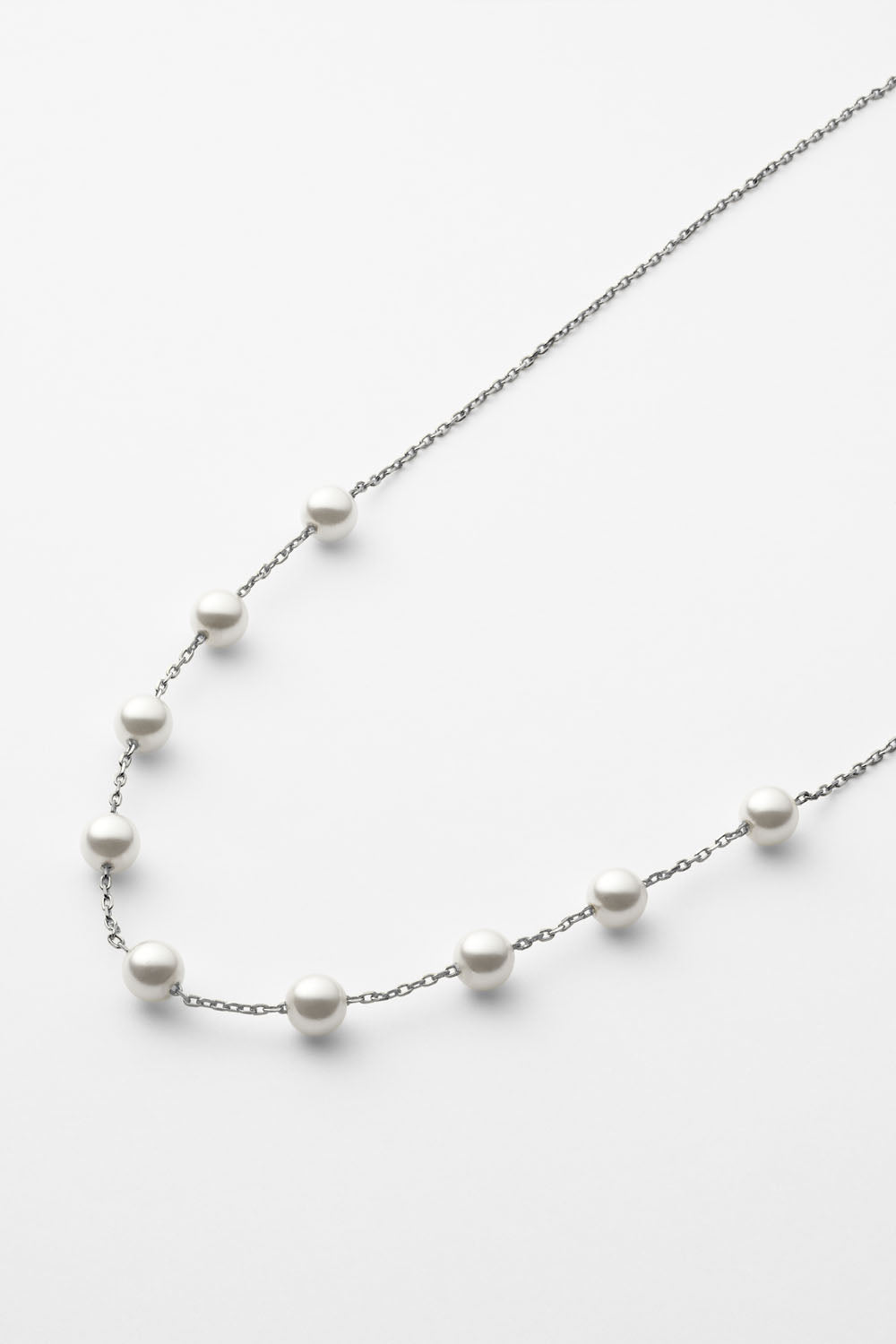 9 PEARLS NECKLACE