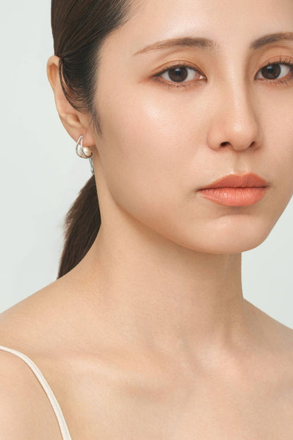 Double Line Pearl Stud Pierce