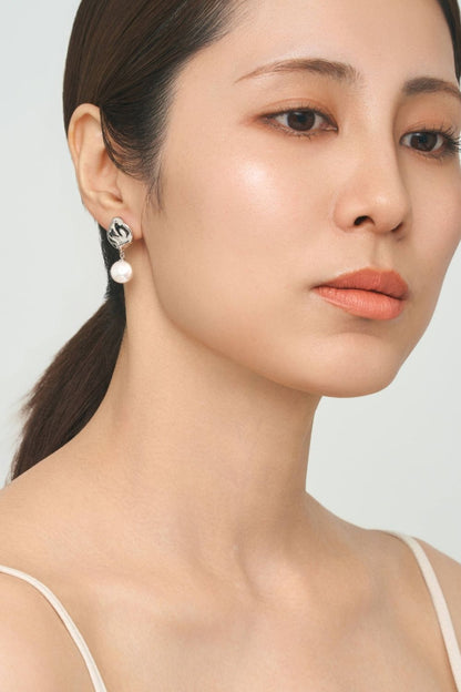 Metal & Coin Pearl Pierce