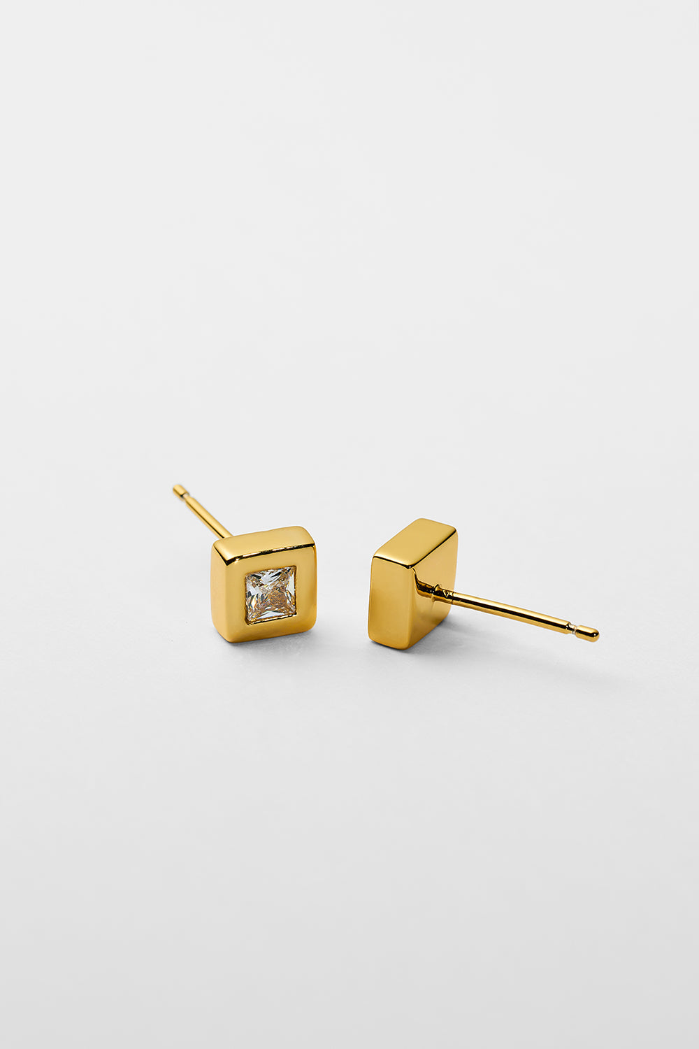 Square bezel cz pierce