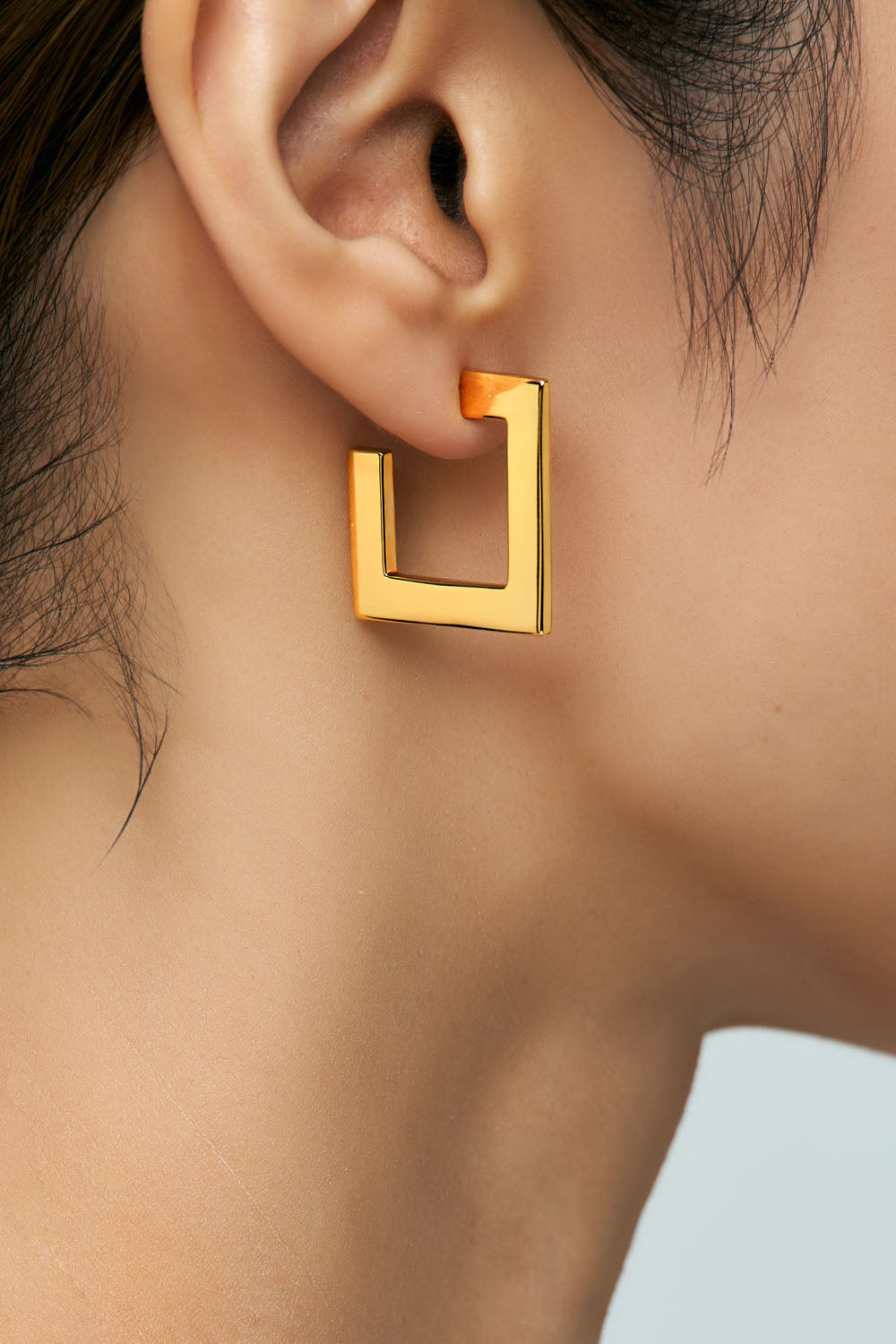 FLAT SQUARE PIERCE