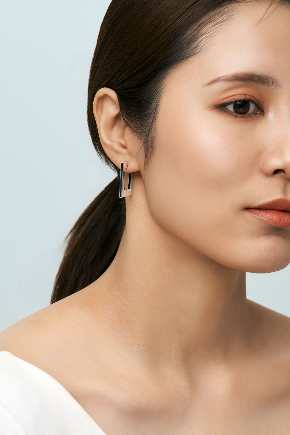 FLAT SQUARE PIERCE