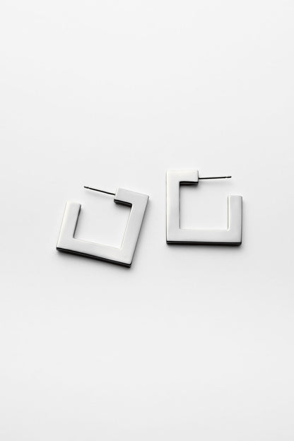 FLAT SQUARE PIERCE