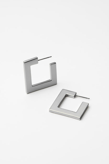 FLAT SQUARE PIERCE