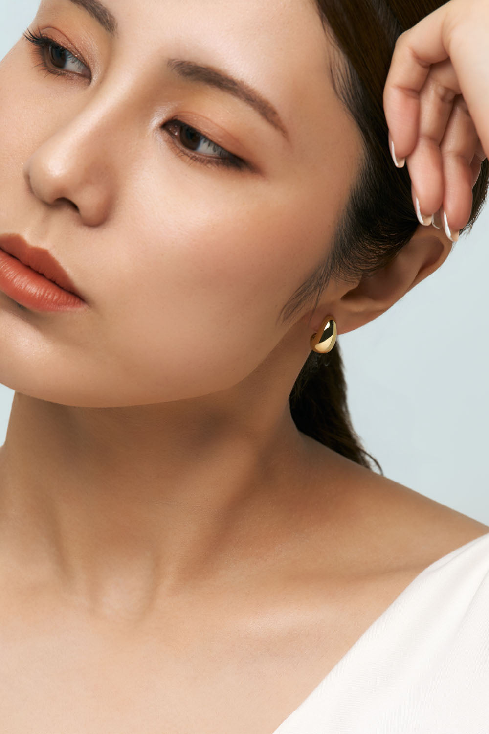 DROP CURL STUDS PIERCE
