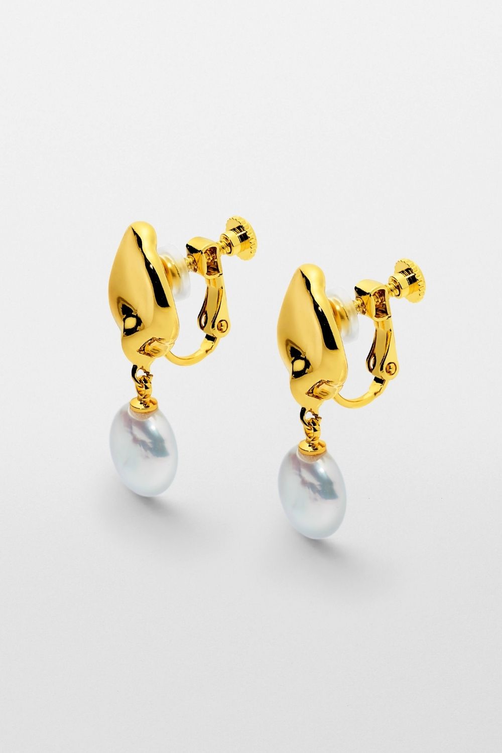 Metal & coin pearl earing