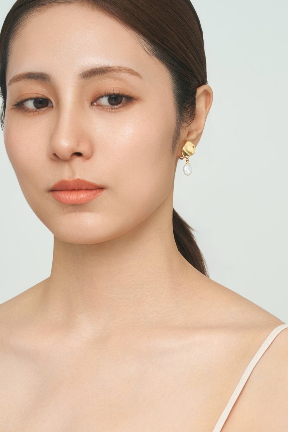 Metal & coin pearl earing