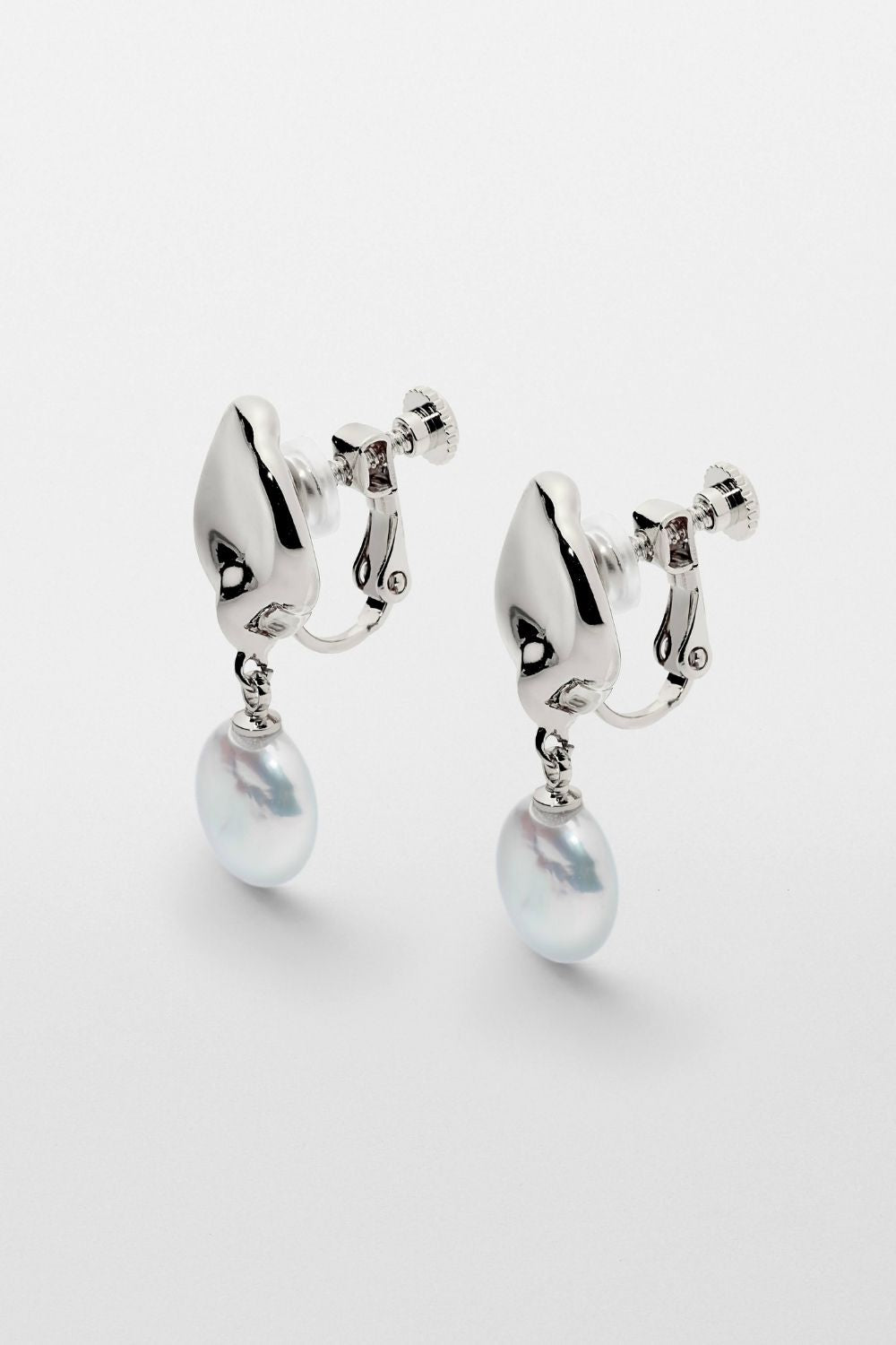 Metal & coin pearl earing