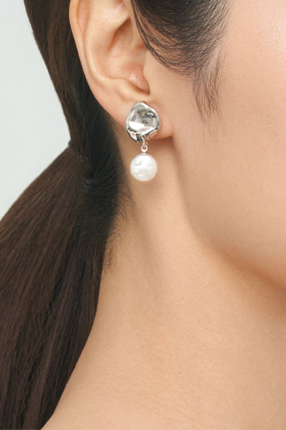 Metal & coin pearl earing