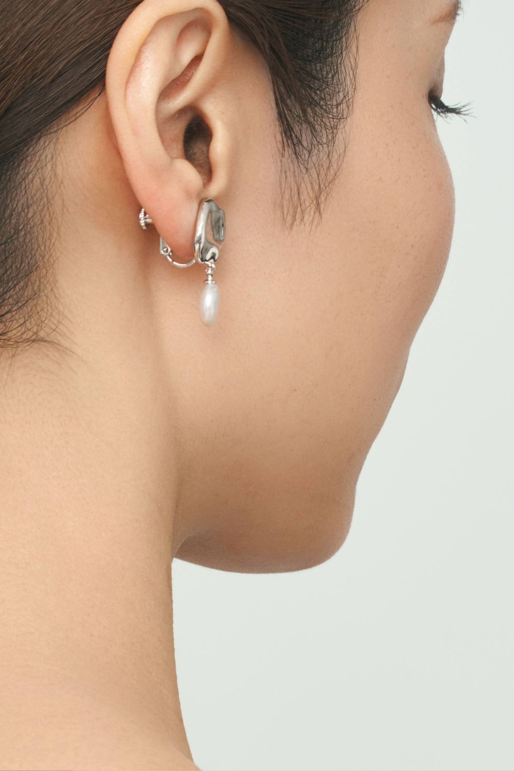 Metal & coin pearl earing