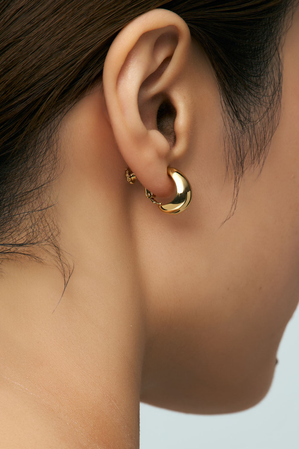 DROP CURL STUDS EARINGS
