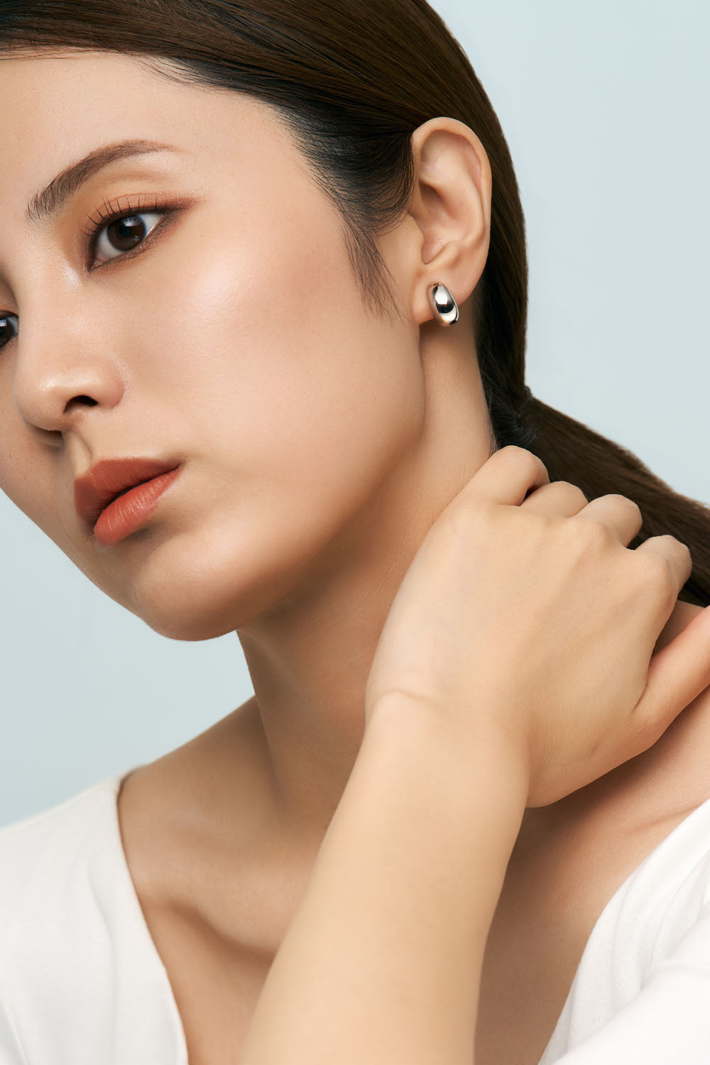 DROP CURL STUDS EARINGS