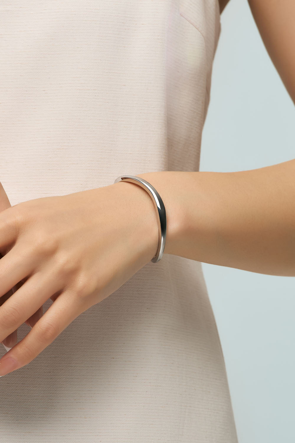 NUANCE LINE BANGLE - WAVE