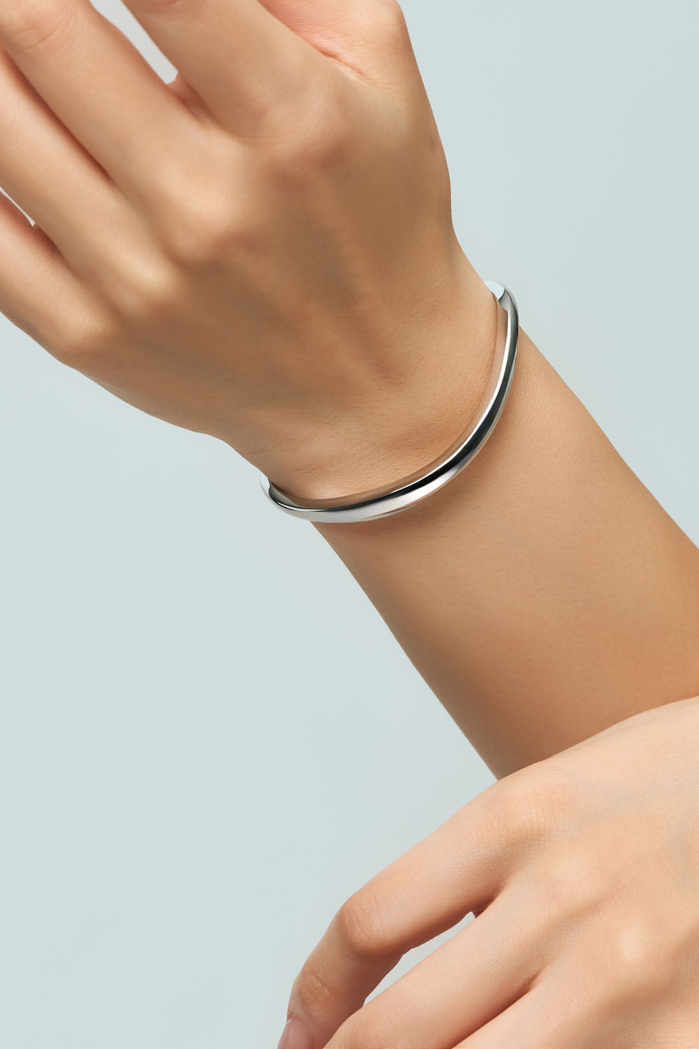 NUANCE LINE BANGLE - WAVE