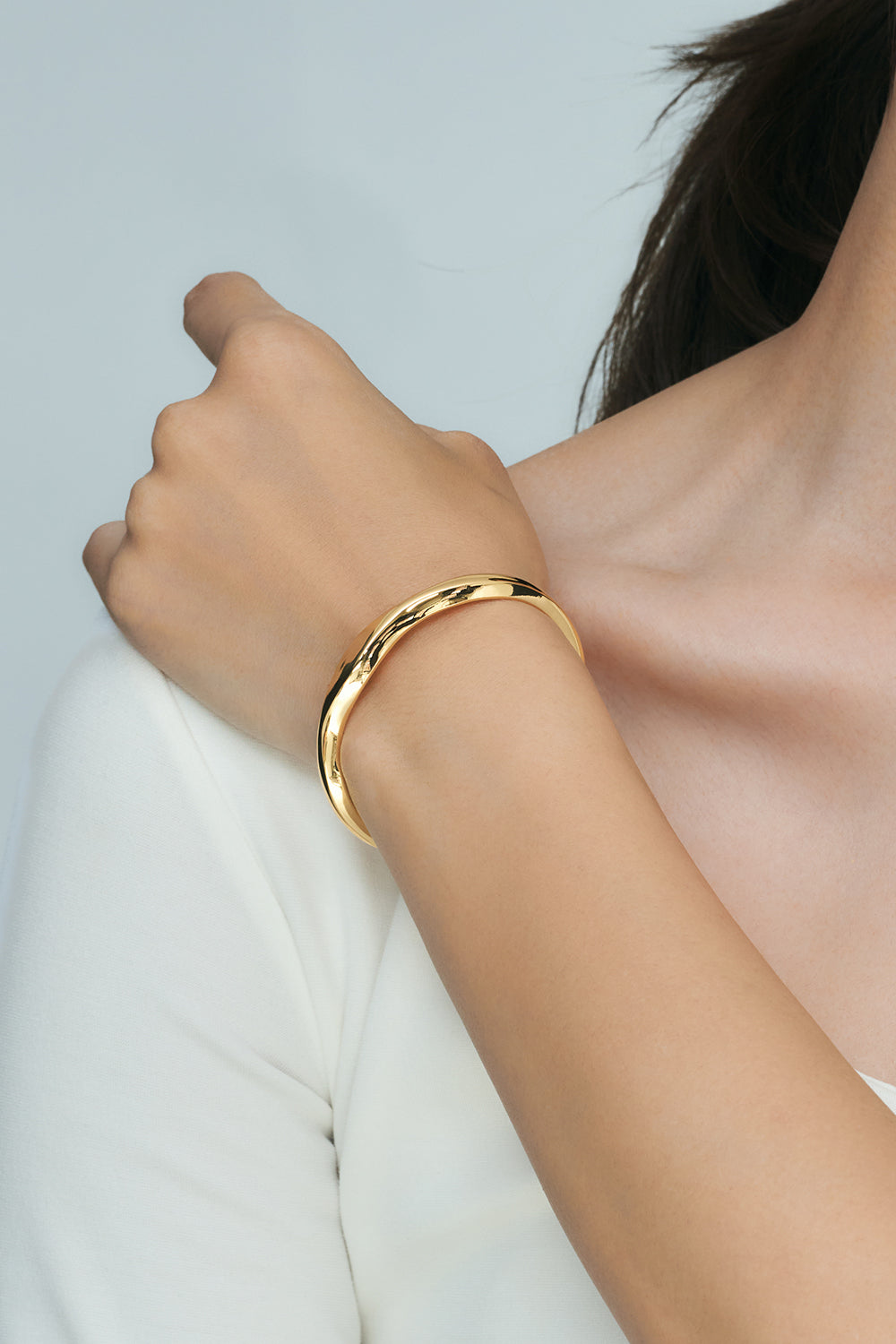 Nuance line bangle-oval