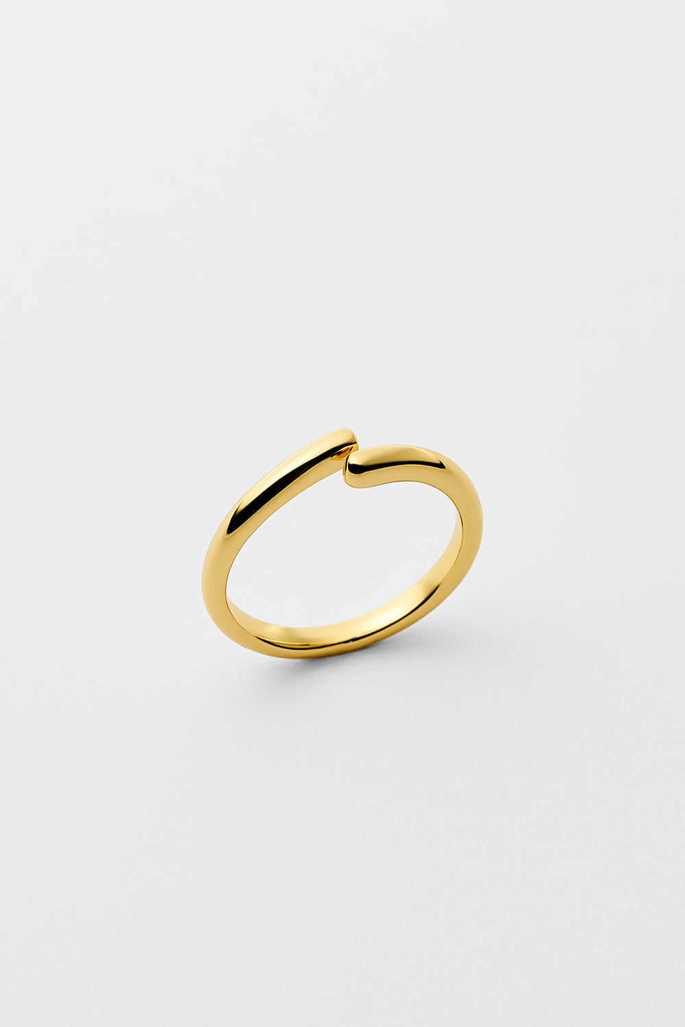 Simple line free size ring