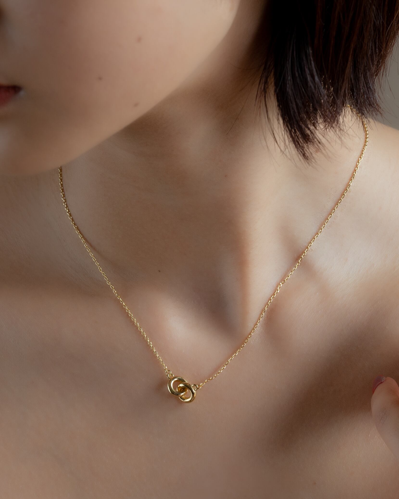 Twin circle necklace