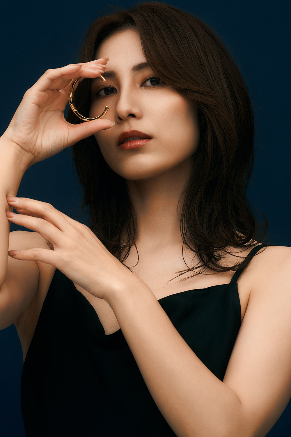 Nuance line bangle-oval