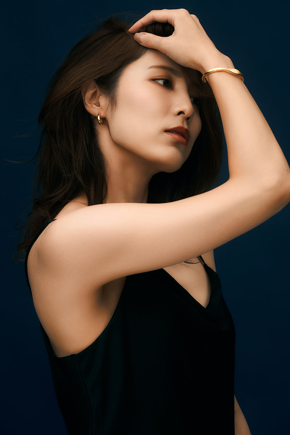 Nuance line bangle-oval