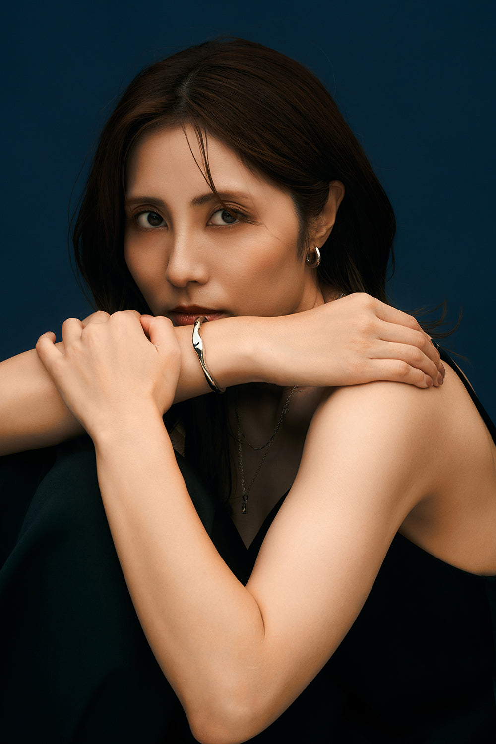 Nuance line bangle-oval