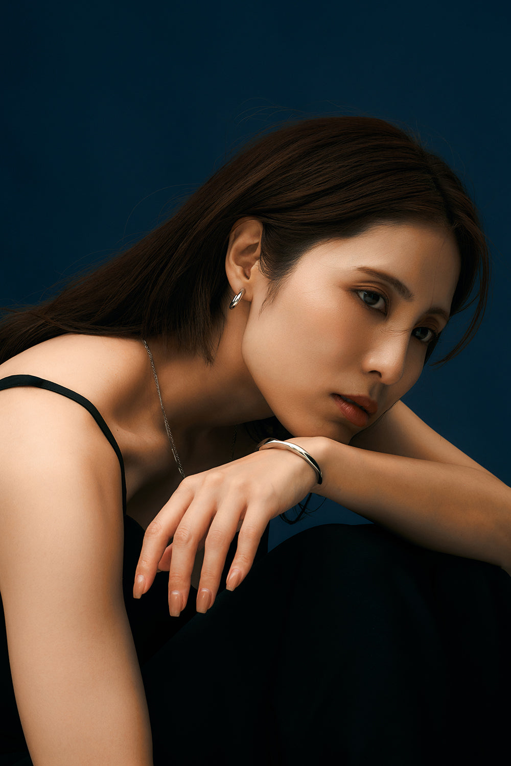 Nuance line bangle-oval