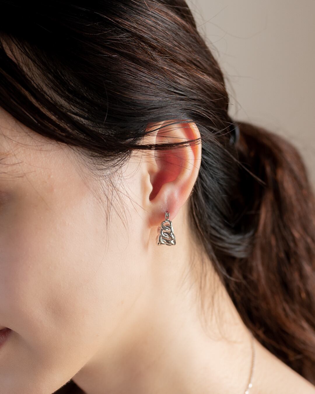 Bold chain design pierce