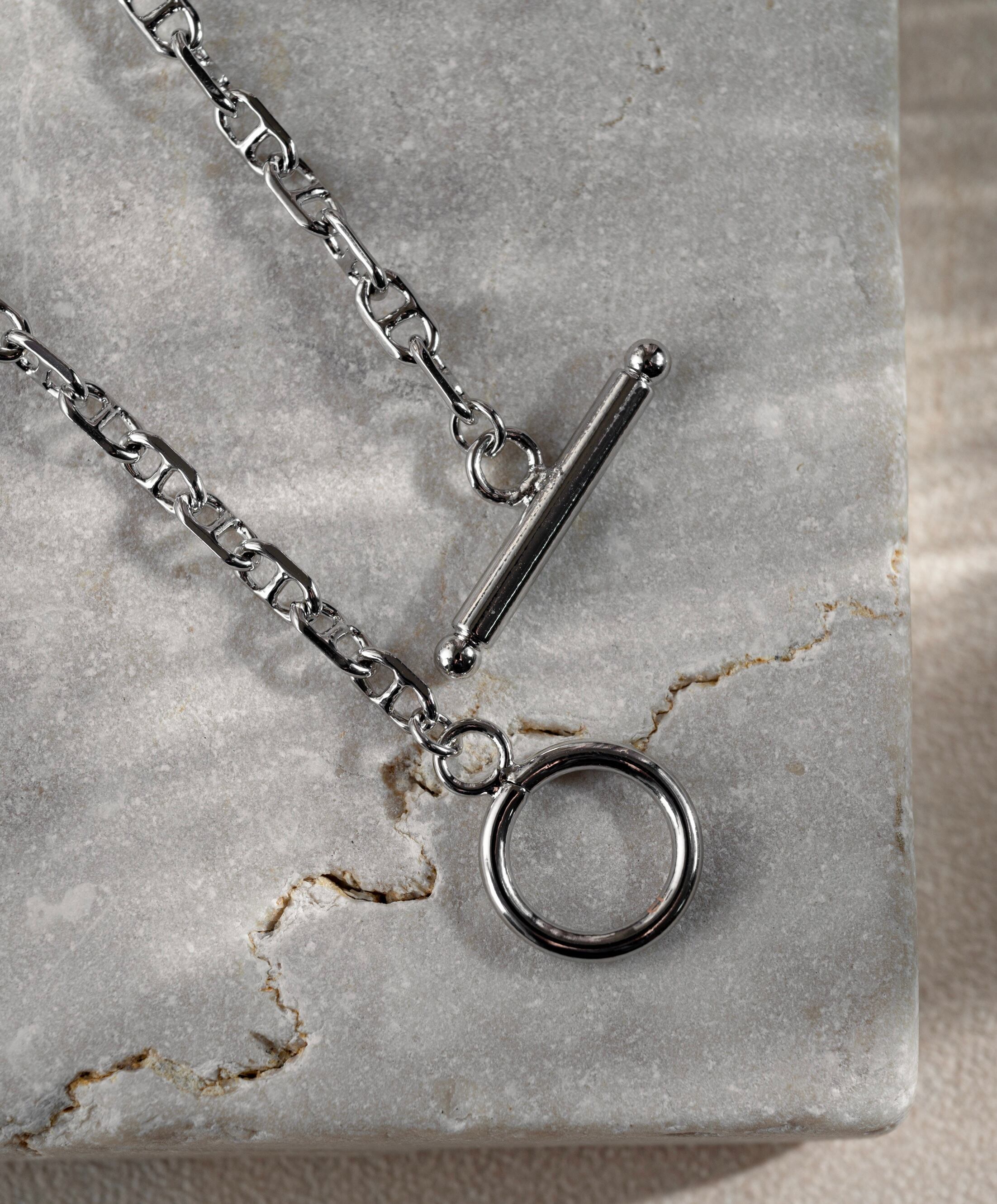 Marine chain mantel necklace